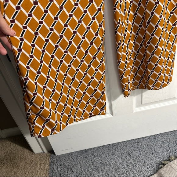 Forever 21 flowy wide leg pants, size small, geometric pattern, fall - Picture 3 of 9